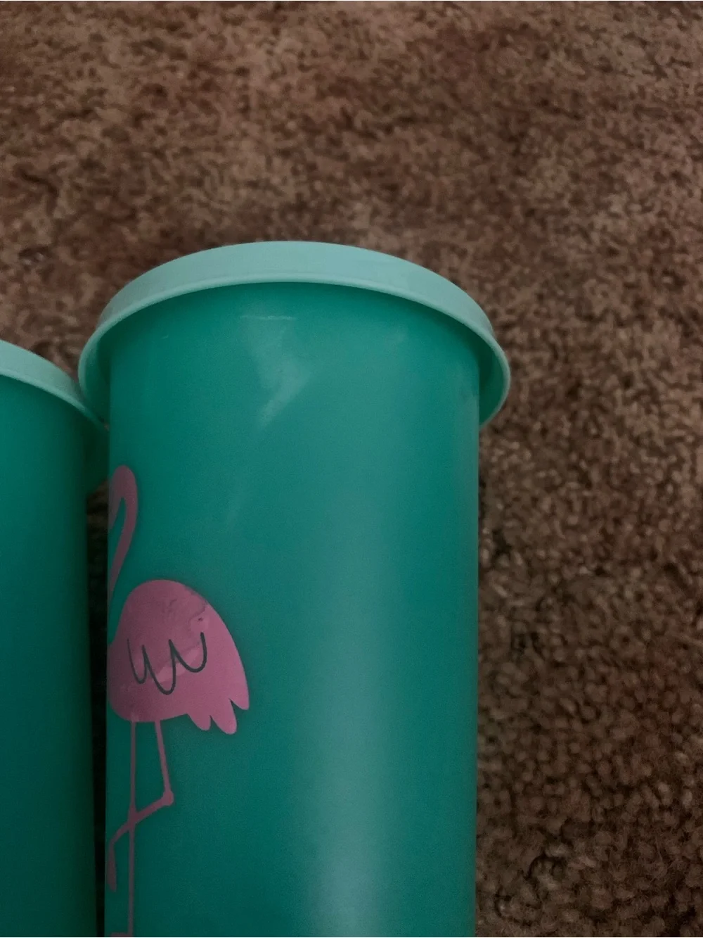 Turquoise Plastic Cups with Pink Flamingo Design - Stand Tall & Stand Out!